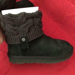 UGG Women Saela Boots, Size 7